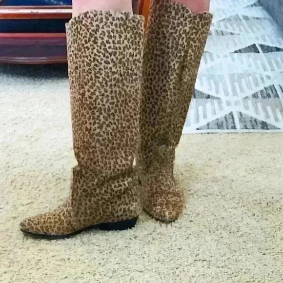 Creations by Tony Lama 80s Soft Fuzzy Leopard Print Boots - Picture 1 of 12